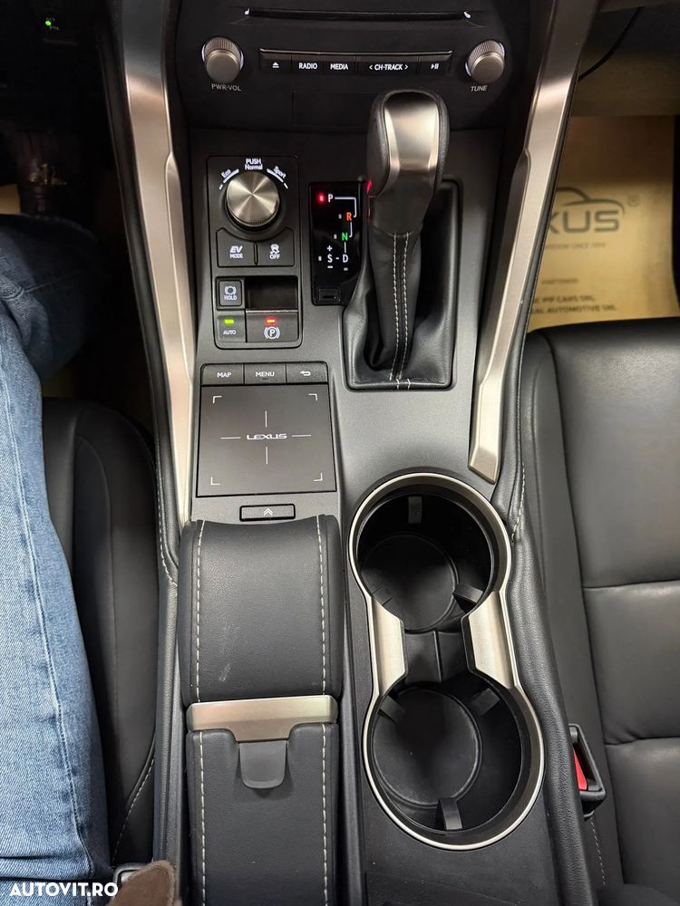 Lexus Seria NX 300h Executive Line - 31