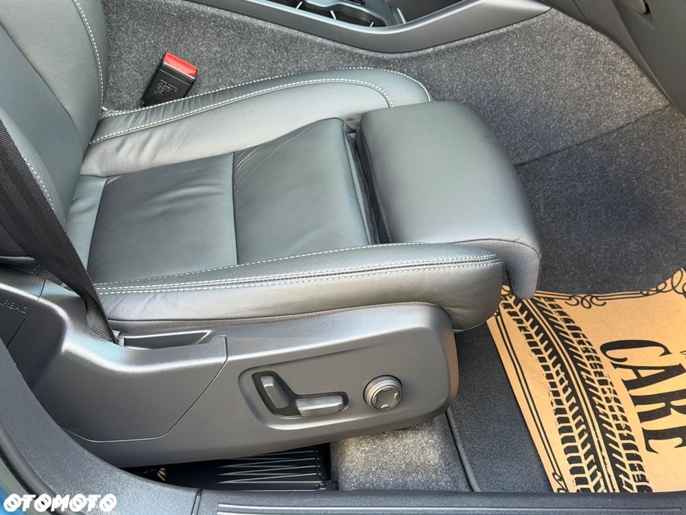 Volvo XC 40 B3 B DKG Plus Dark - 6