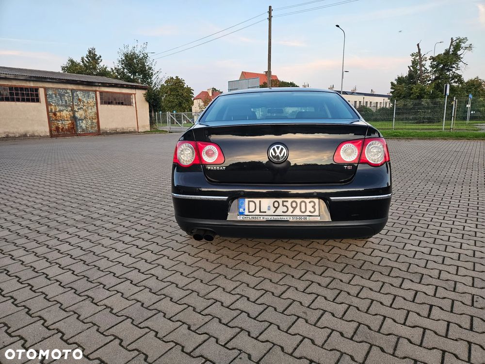 Volkswagen Passat 1.8 TSI Comfortline - 16