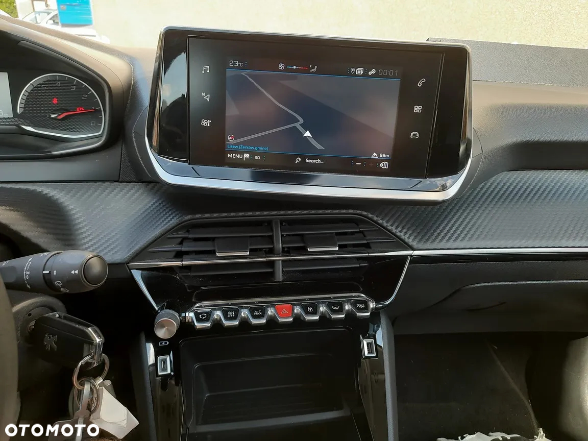 Peugeot 208 - 24
