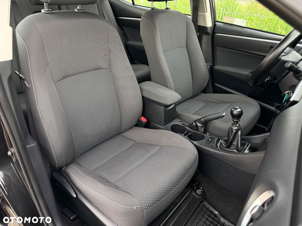 Toyota Corolla 1.6 Premium - 25