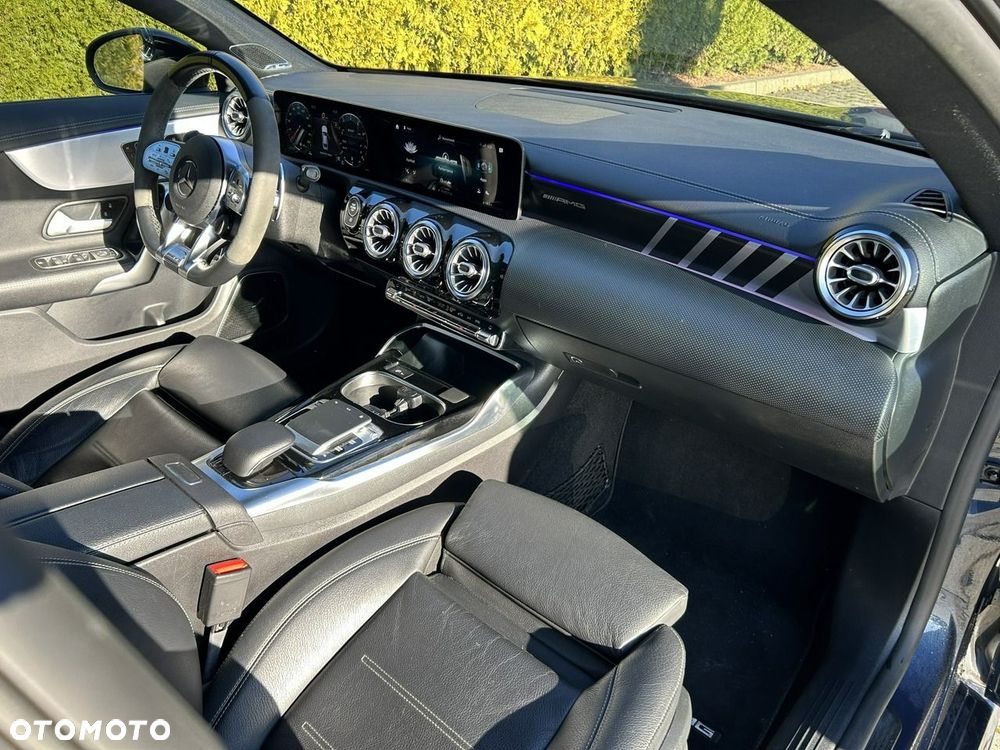 Mercedes-Benz CLA AMG 35 4-Matic 7G-DCT - 16