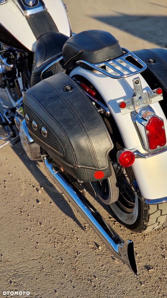 Harley-Davidson Softail Deluxe - 14