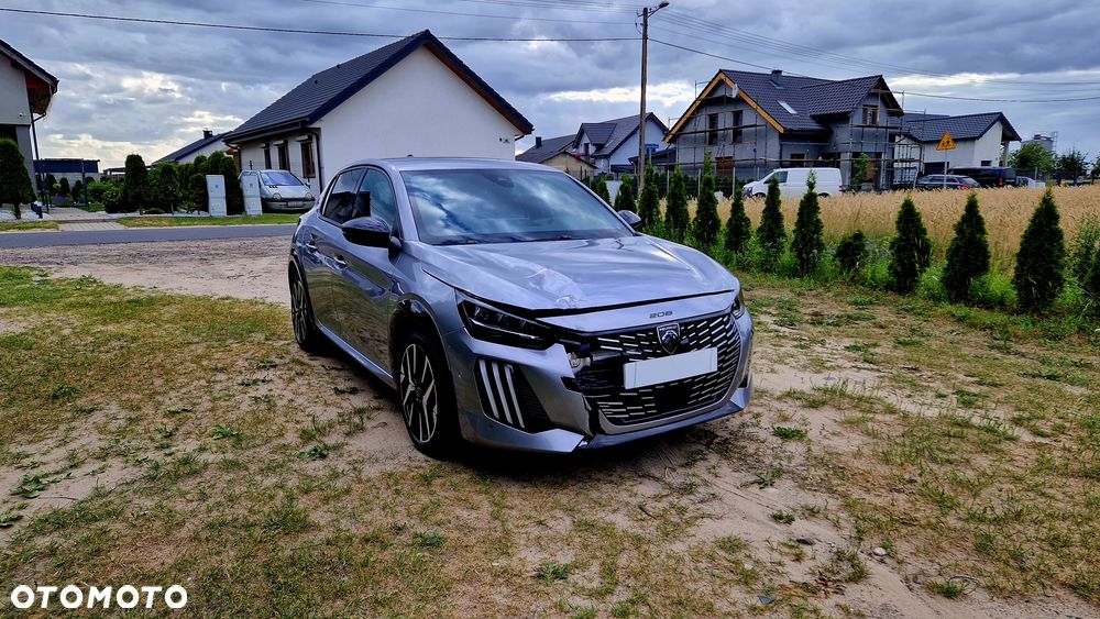 Peugeot 208 - 37