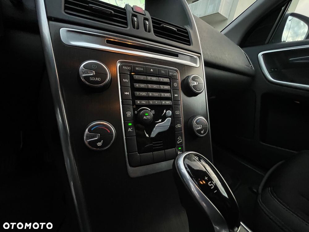 Volvo XC 60 D4 AWD Momentum - 14