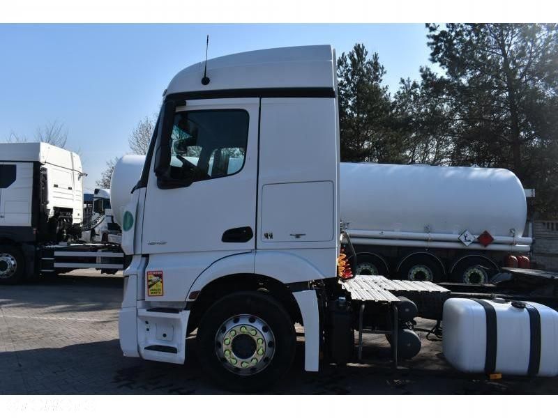 Mercedes-Benz Actros - 21