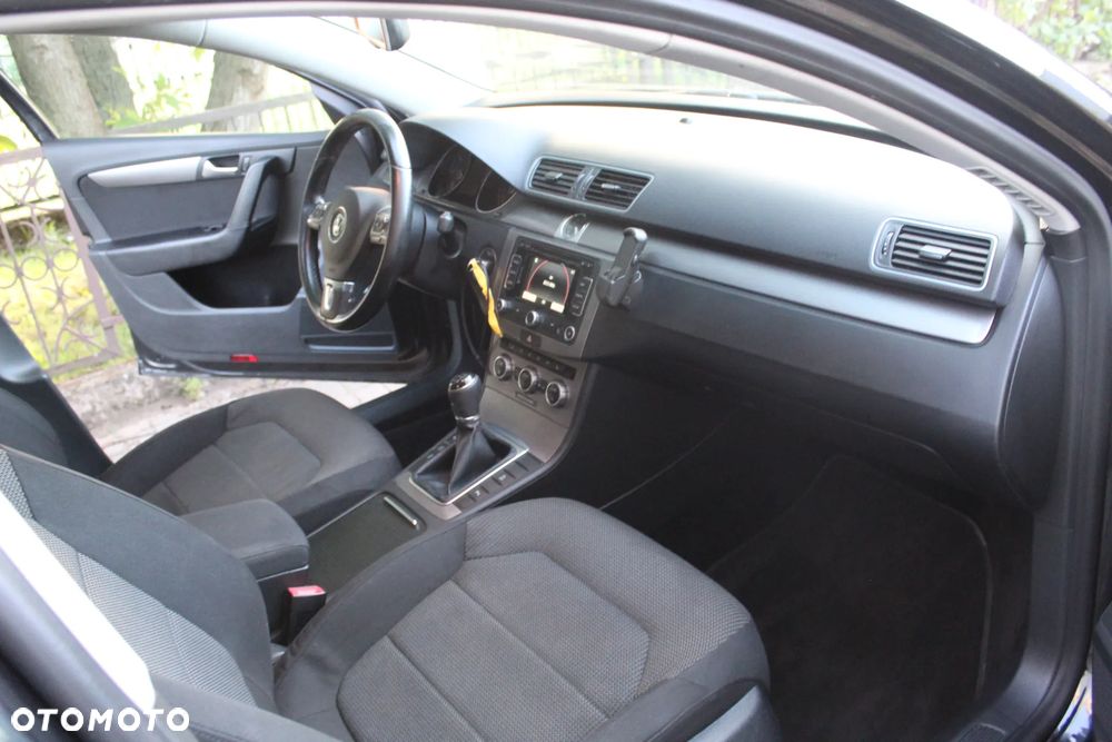 Volkswagen Passat 2.0 TDI Comfortline - 10