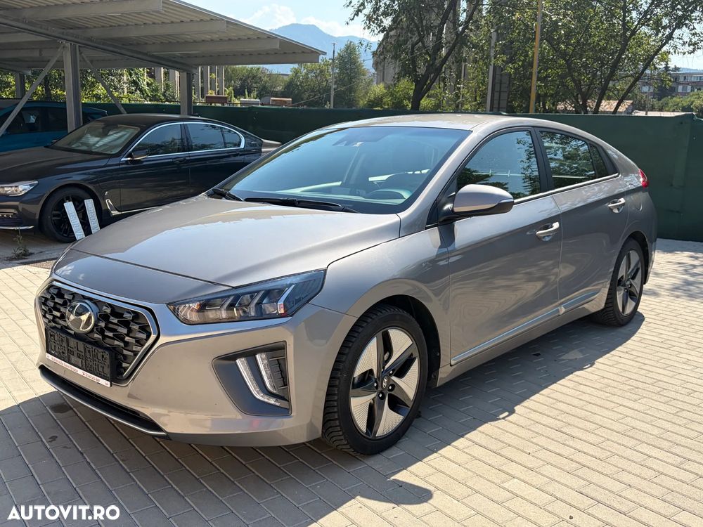 Hyundai IONIQ - 13