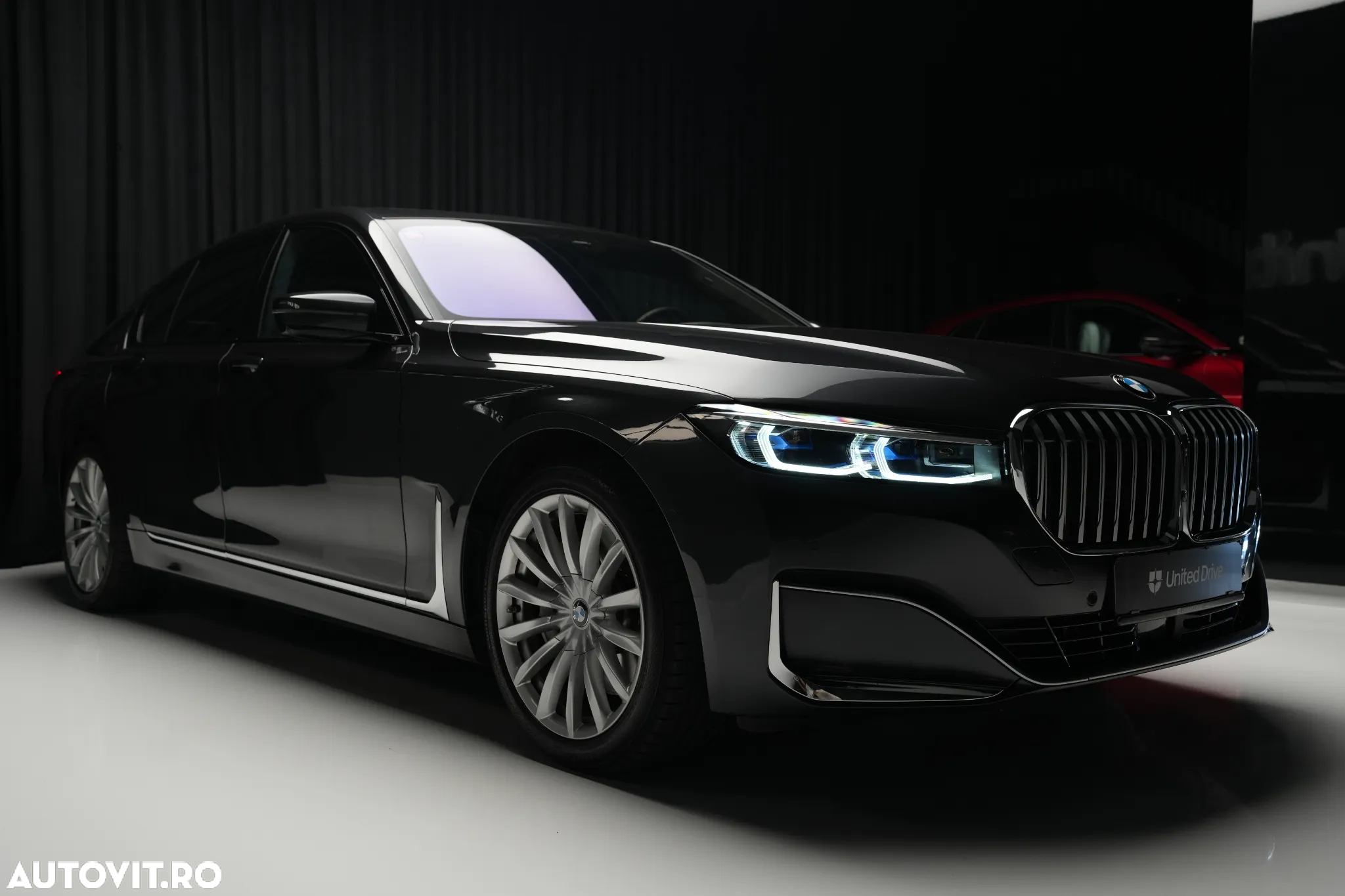 BMW Seria 7 740d xDrive MHEV - 9