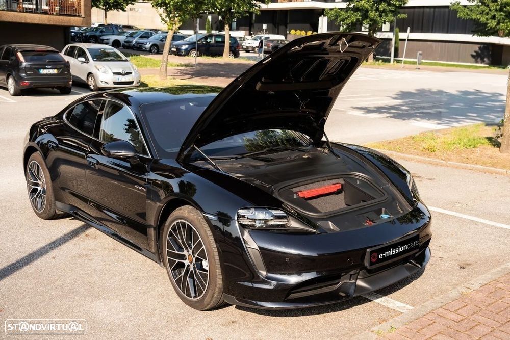 Porsche Taycan Turbo - 16