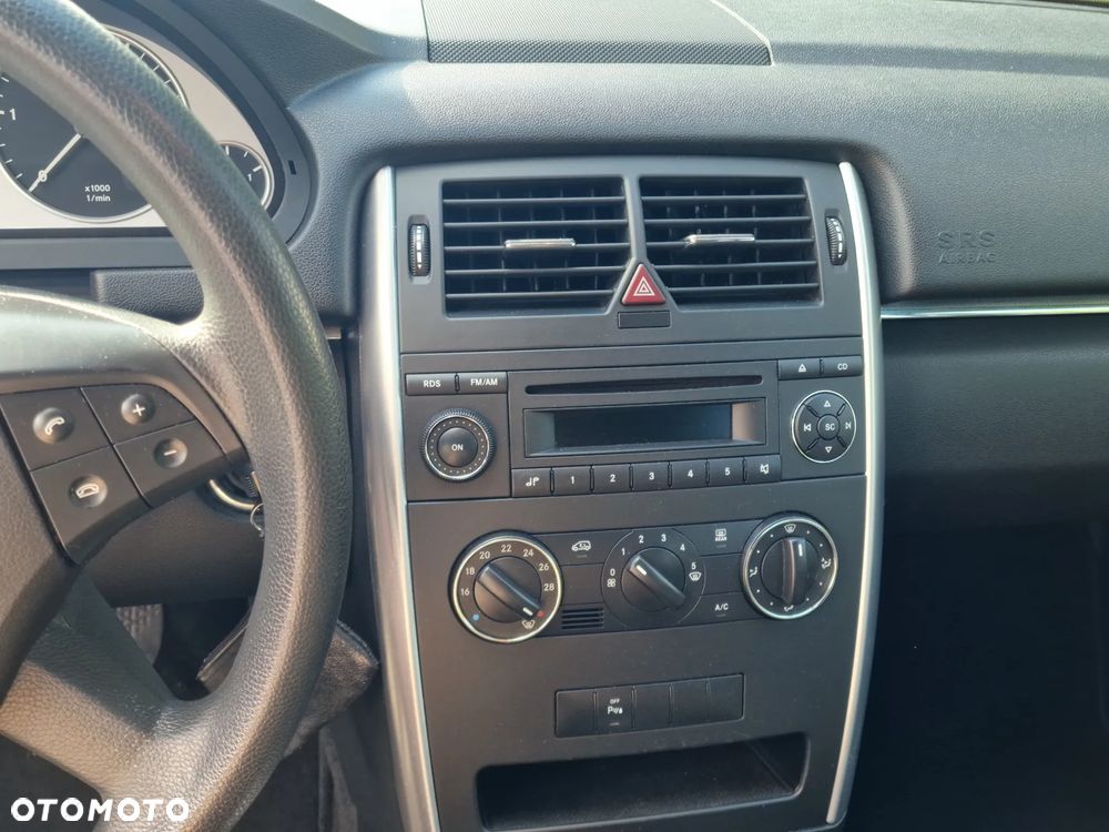 Mercedes-Benz Klasa B 180 CDI Autotronic - 21