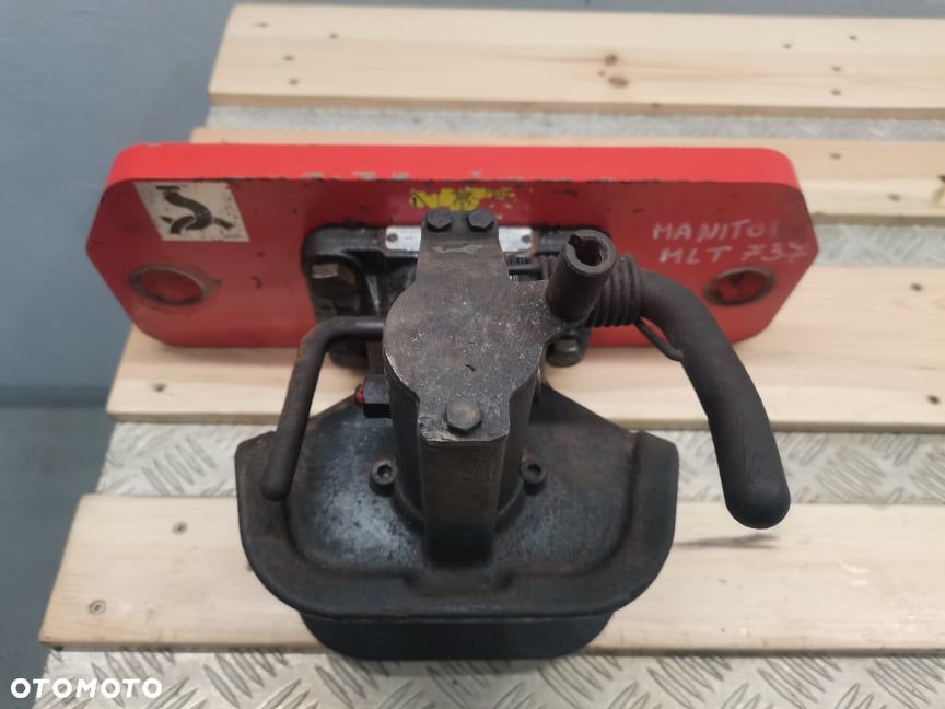 Zaczep Manitou MLT 737 - 7