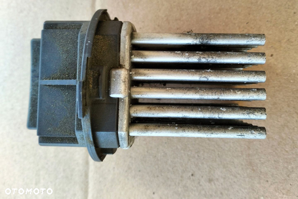 REZYSTOR OPORNICA DMUCHAWY CITROEN C5 III X7 G4532002 5HL008941-04