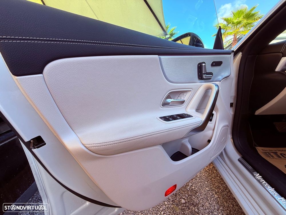 Mercedes-Benz CLA 180 7G-DCT Special Edition - 12