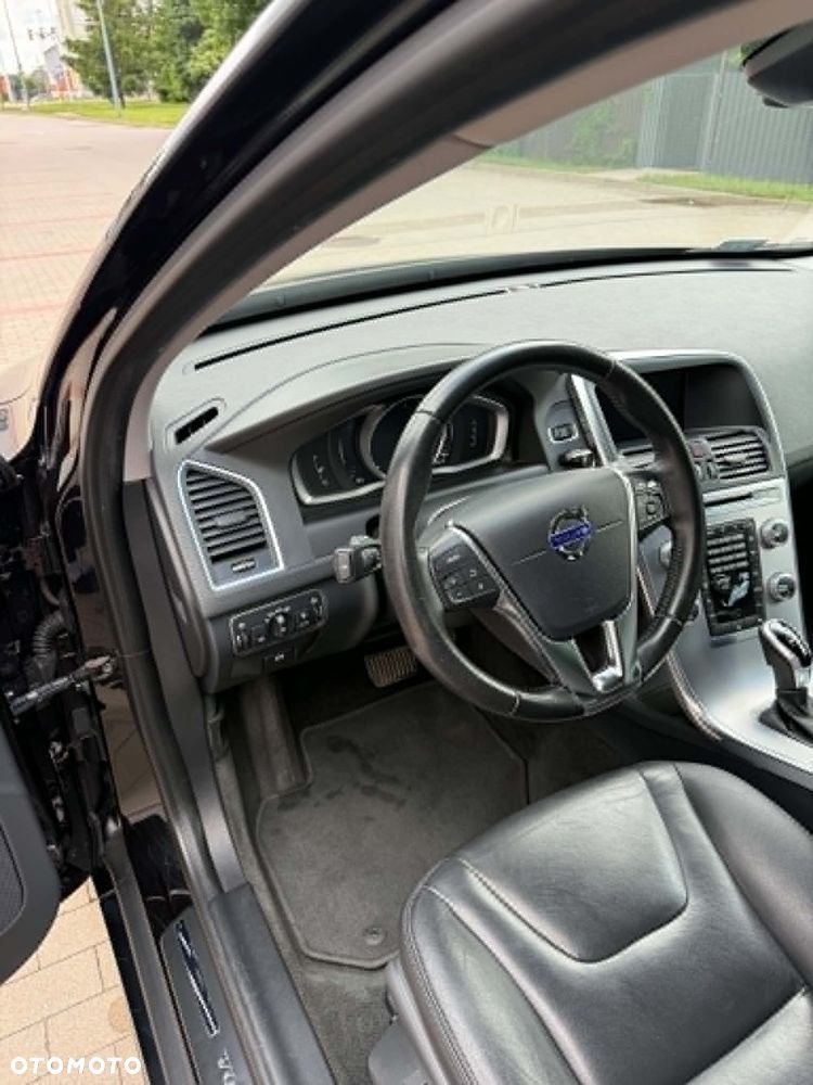 Volvo XC 60 D4 AWD Geartronic Momentum - 10