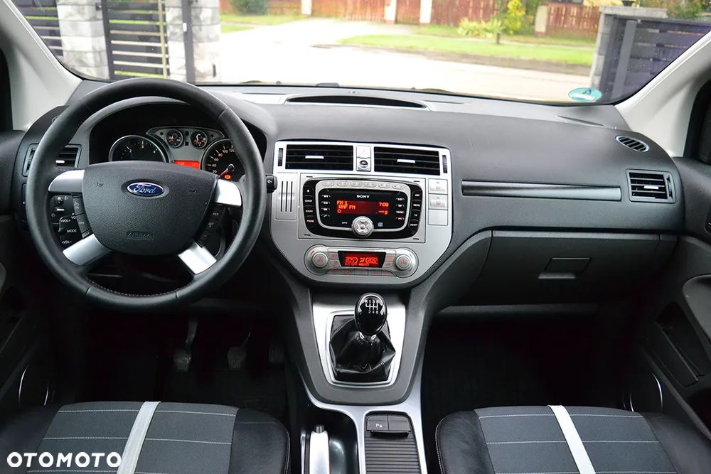 Ford Kuga - 24