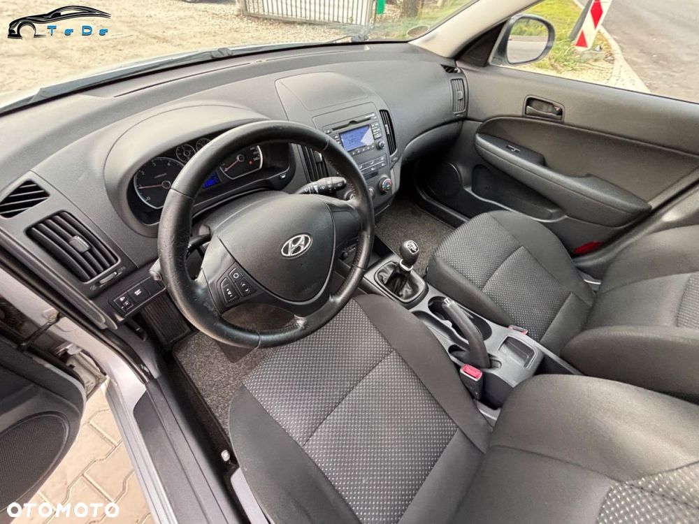 Hyundai i30 1.6 CRDi Comfort EU5 - 19