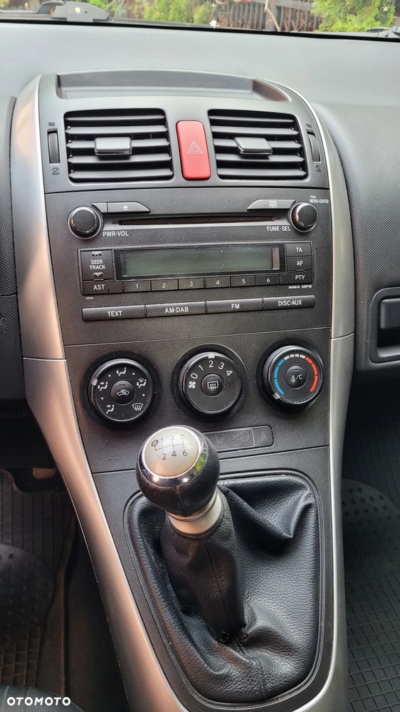 Toyota Auris 1.33 VVT-i Life - 10