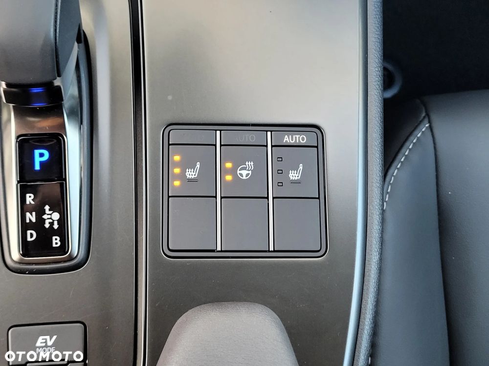 Lexus UX 300h F Sport Design - 23