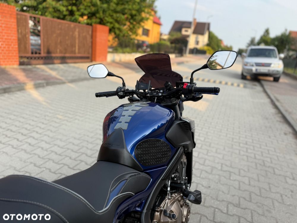Honda CB - 12