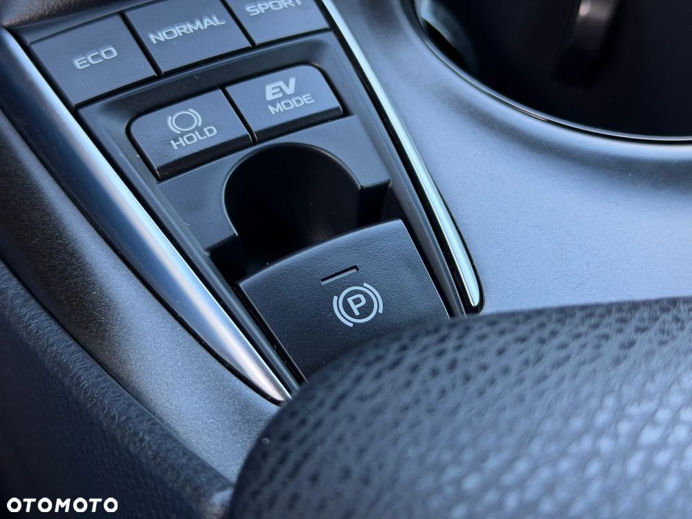 Toyota Camry 2.5 Hybrid Comfort CVT - 19