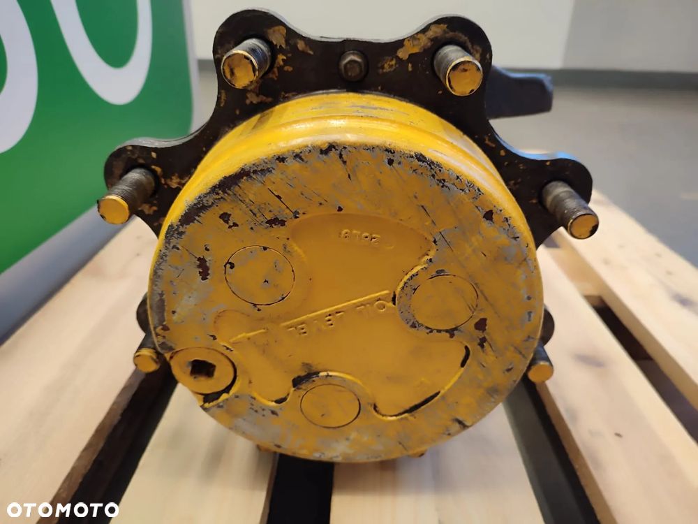 Zwolnica Zwrotnica Piasta 19025 Półoś NEW HOLLAND LB95 - 5