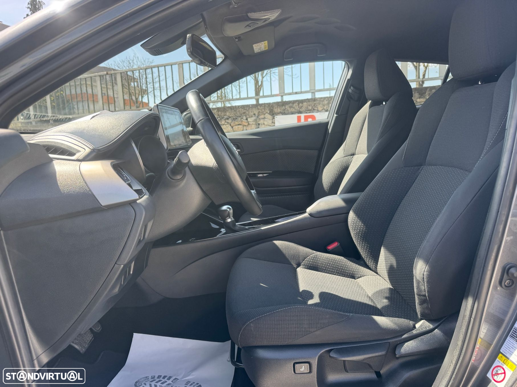 Toyota C-HR 1.8 Hybrid Exclusive - 8