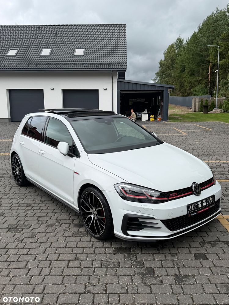 Volkswagen Golf GTI (BlueMotion Technology) - 36