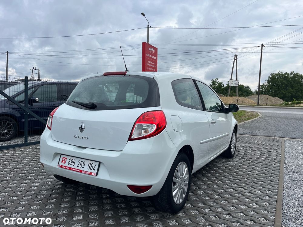 Renault Clio - 14
