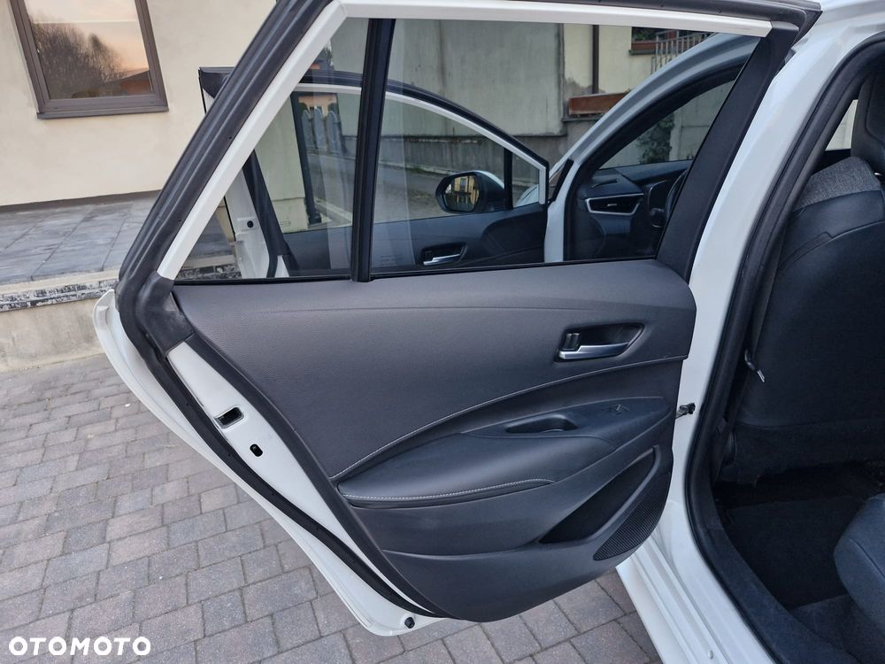 Toyota Corolla 1.8 Hybrid Comfort - 17