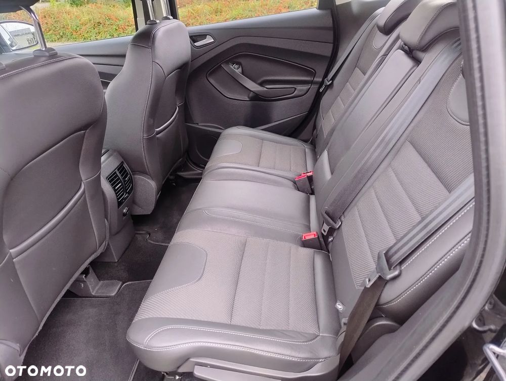 Ford Kuga 2.0 TDCi 2x4 Titanium - 13