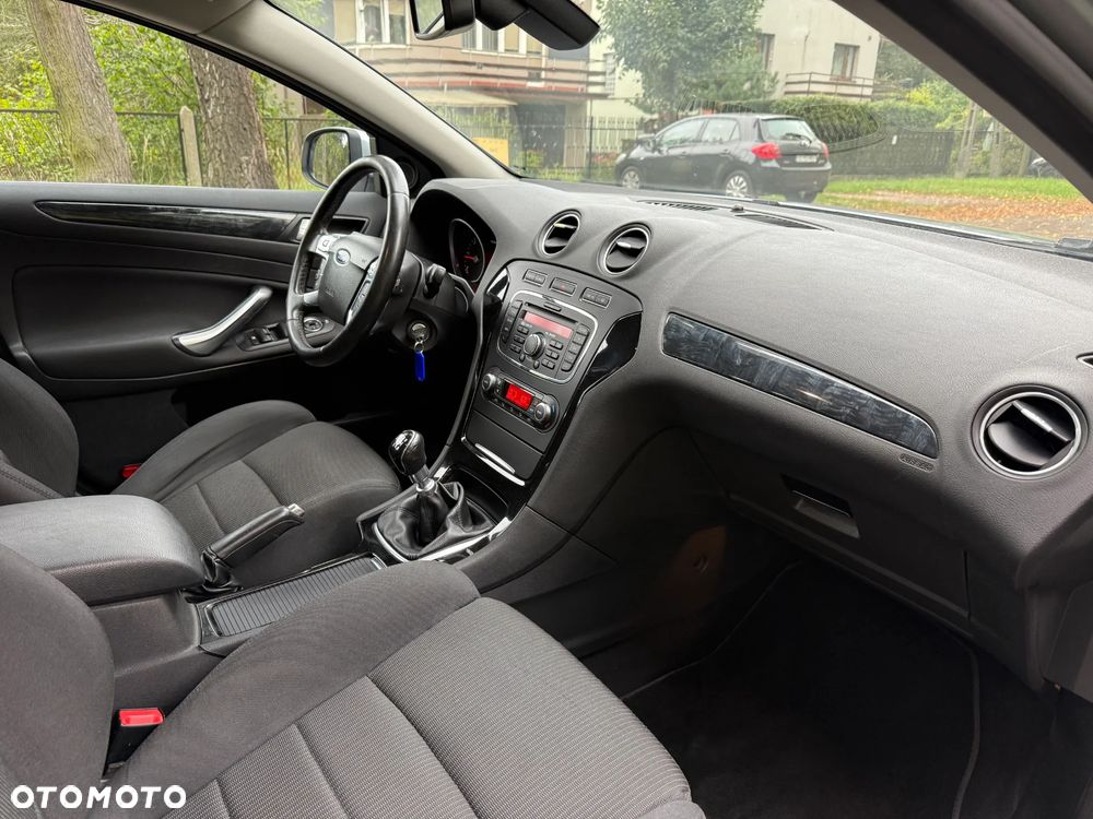 Ford Mondeo 1.6 TDCi ECOnetic Ambiente - 33