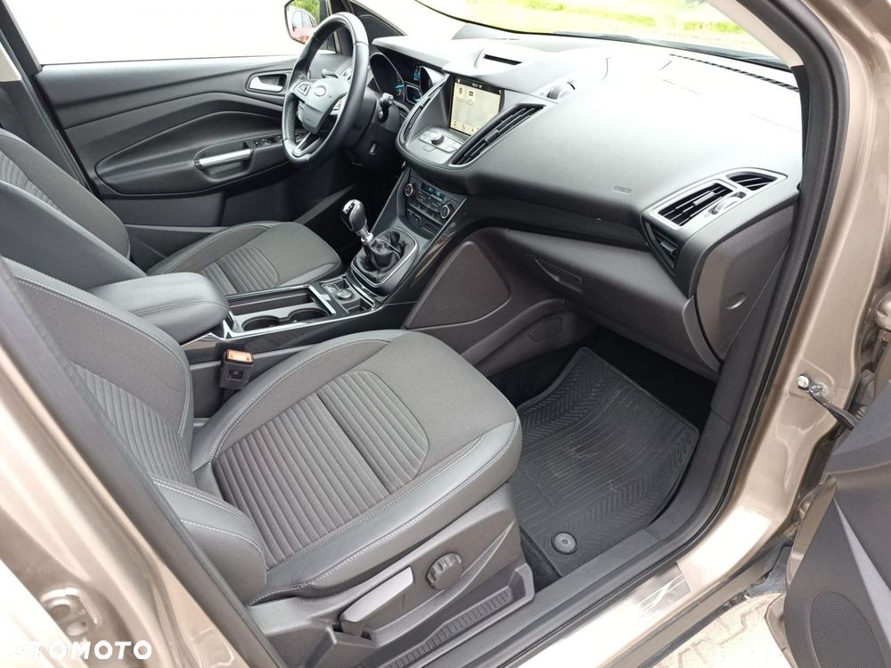 Ford Kuga - 14