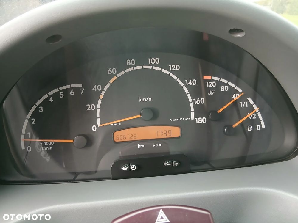 Mercedes-Benz Sprinter 416 - 22