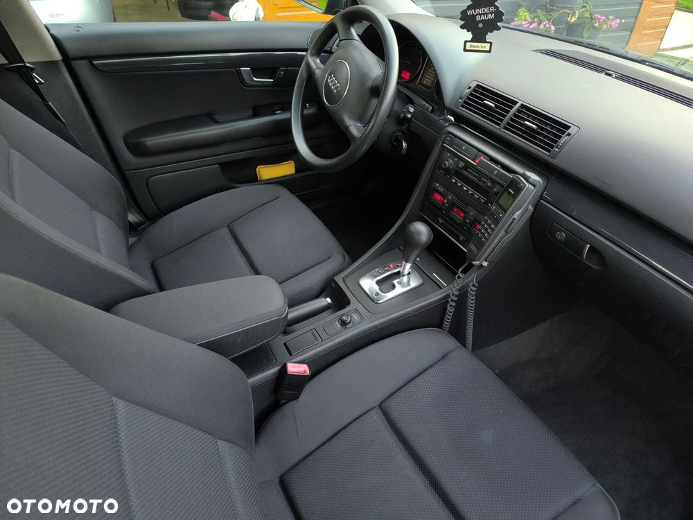 Audi A4 Limousine - 6