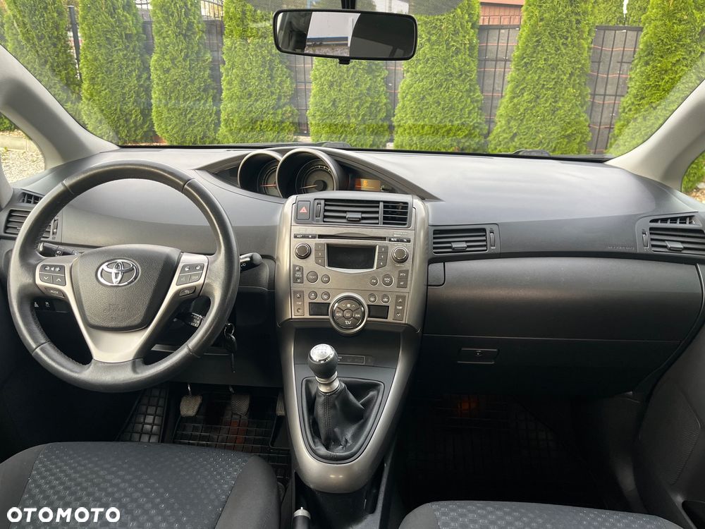 Toyota Verso 2.0 D-4D - 11