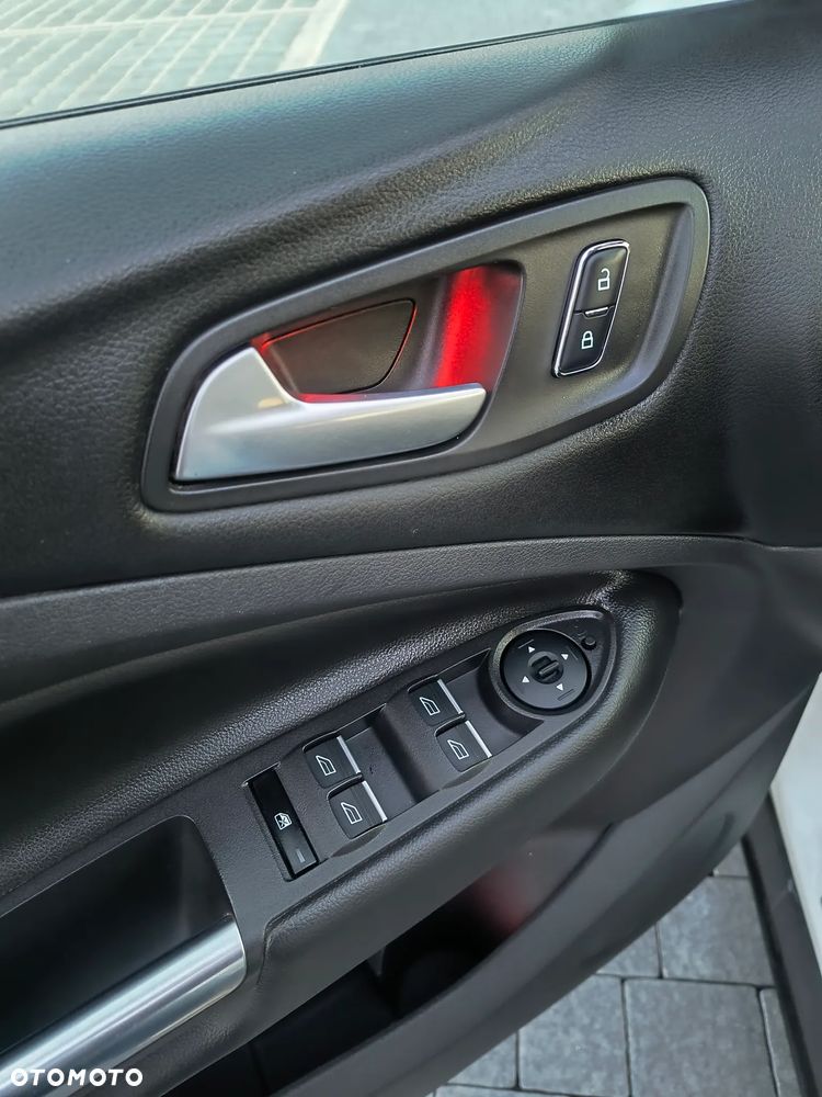 Ford Kuga 2.0 TDCi 4x2 Titanium - 22