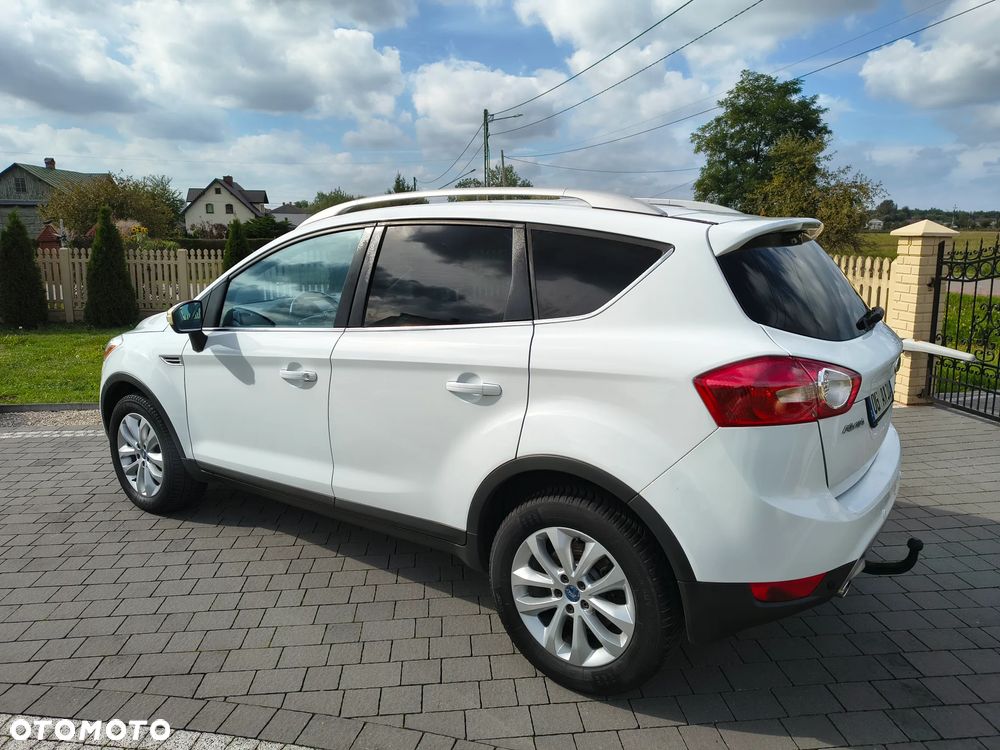 Ford Kuga 2.0 TDCi 2x4 Titanium - 11