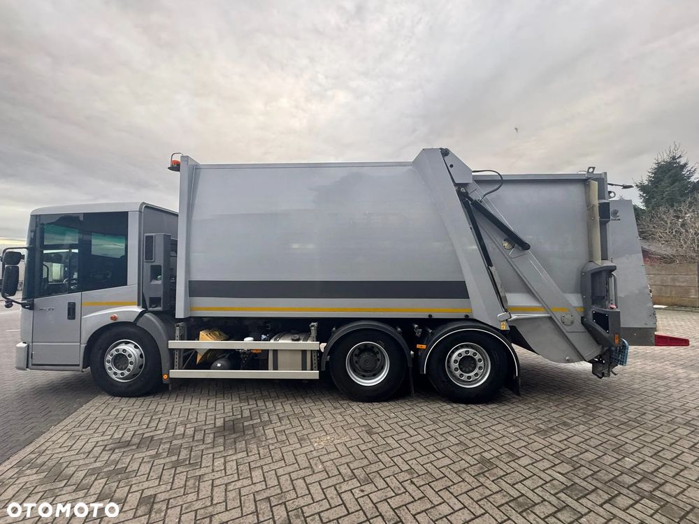 Mercedes-Benz Econic - 17