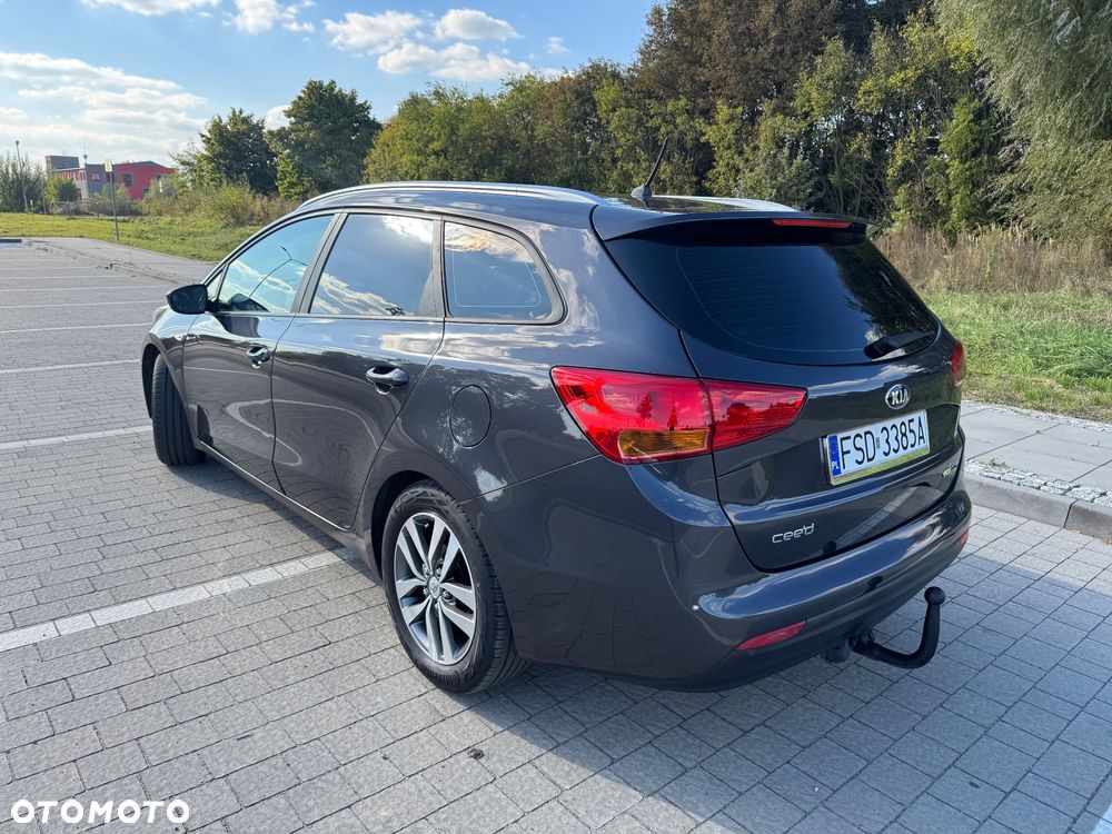 Kia Ceed 1.6 CRDi 128 Dream-Team Edition - 3
