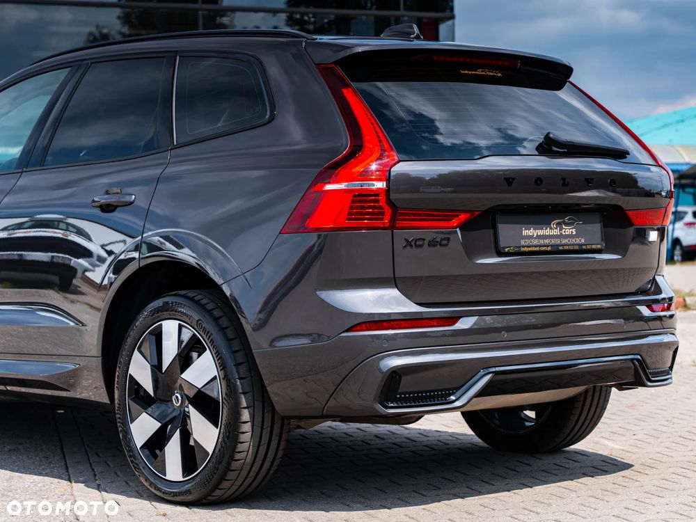 Volvo XC 60 T6 Plug-In Hybrid AWD R-Design - 12