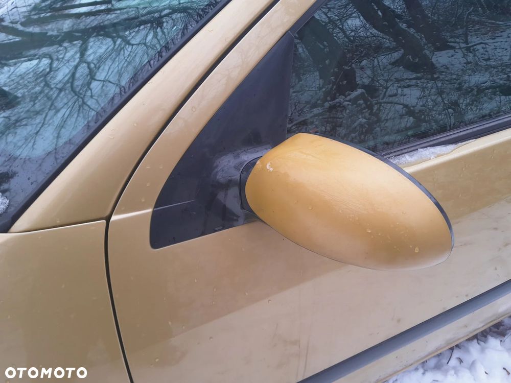 Ford Focus 1.6 Ghia - 17