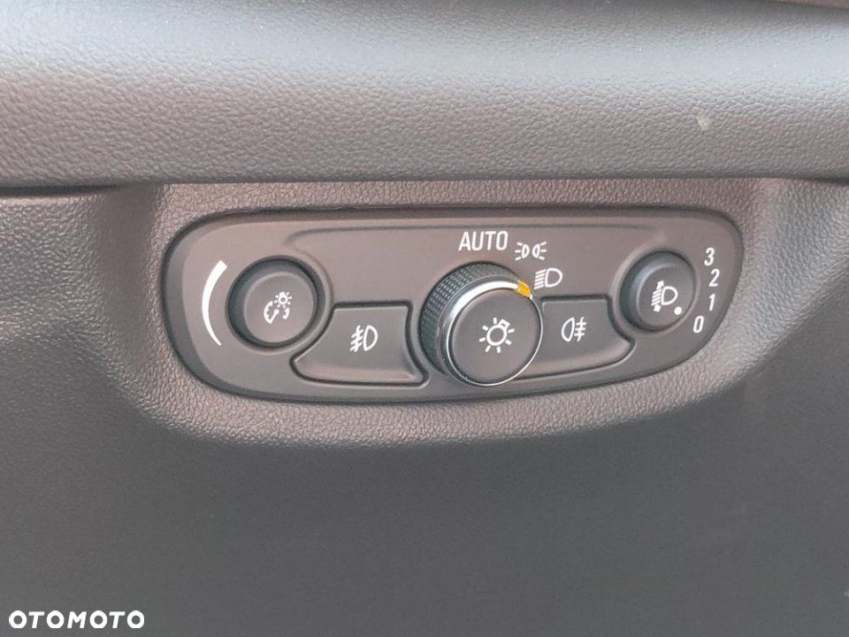 Opel Insignia - 11