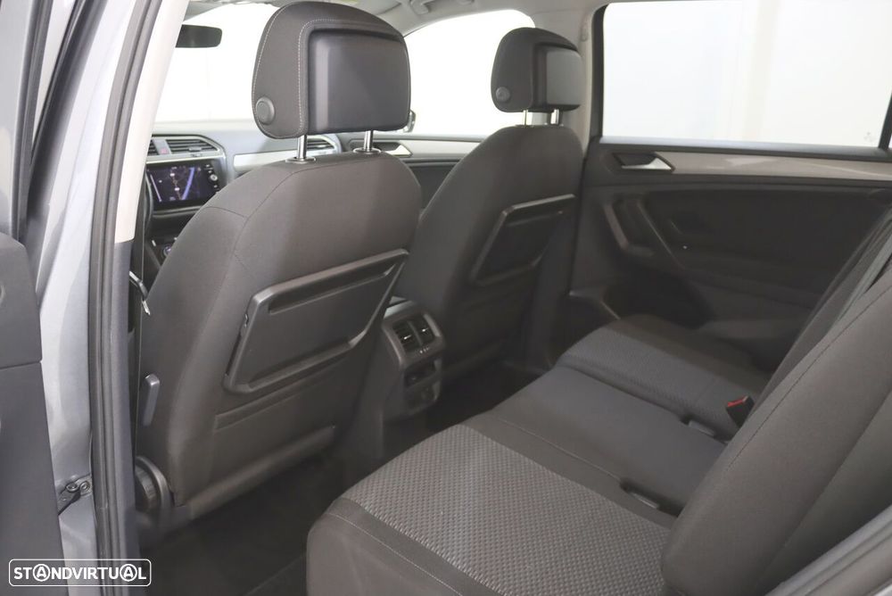 VW Tiguan Allspace 2.0 TDI Confortline DSG - 8