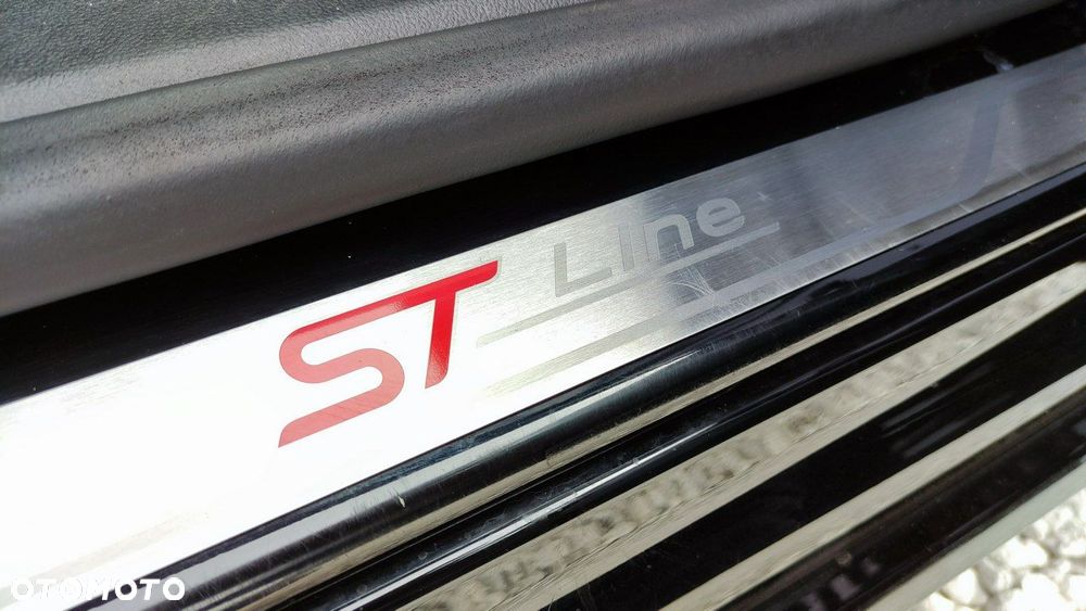 Ford Focus 1.5 EcoBlue Start-Stopp-System ST-LINE DESIGN - 27