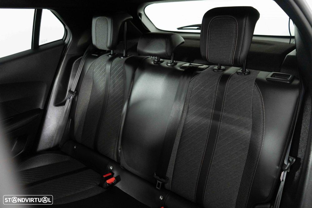 Peugeot 2008 1.2 PureTech Allure Pack EAT8 - 11