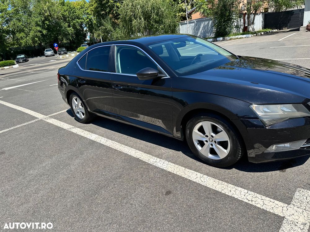 Skoda Superb 2.0 TDI DSG Ambition - 6