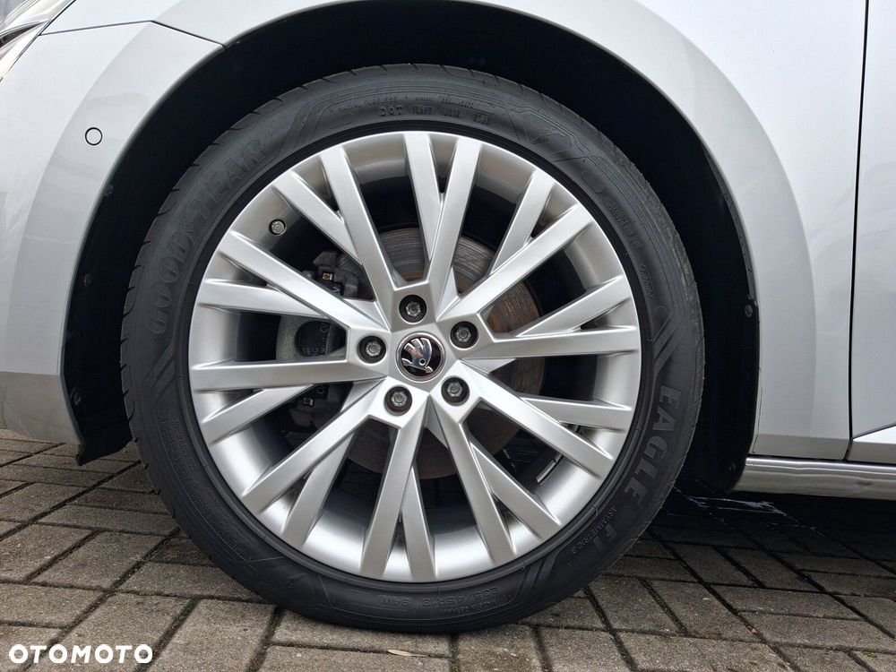 Skoda Superb 2.0 TDI SCR Style DSG - 36