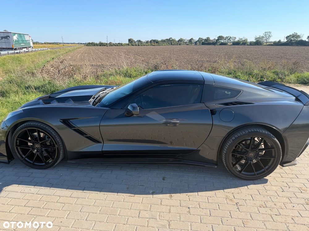 Chevrolet Corvette - 15