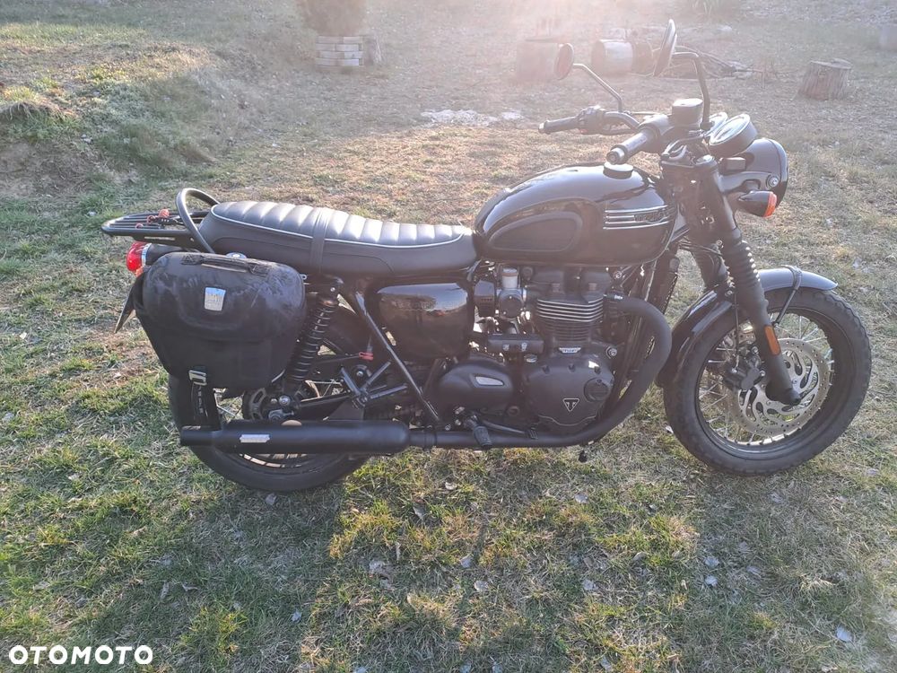 Triumph Bonneville - 4